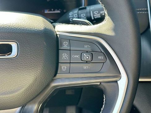 New 2025 Jeep Grand Cherokee Altitude AWD/4WD image 27