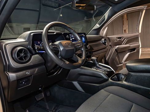 Used 2023 Chevrolet Colorado Trail Boss w/ Technology Package image 13