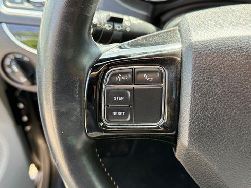 Used 2018 Dodge Grand Caravan SXT FWD image 24