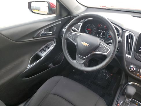 Used 2021 Chevrolet Malibu LT image 17