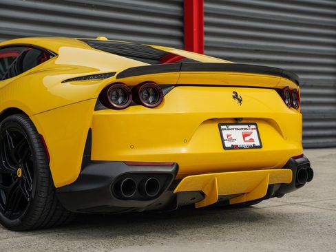 Used 2019 Ferrari 812 Superfast RWD image 26