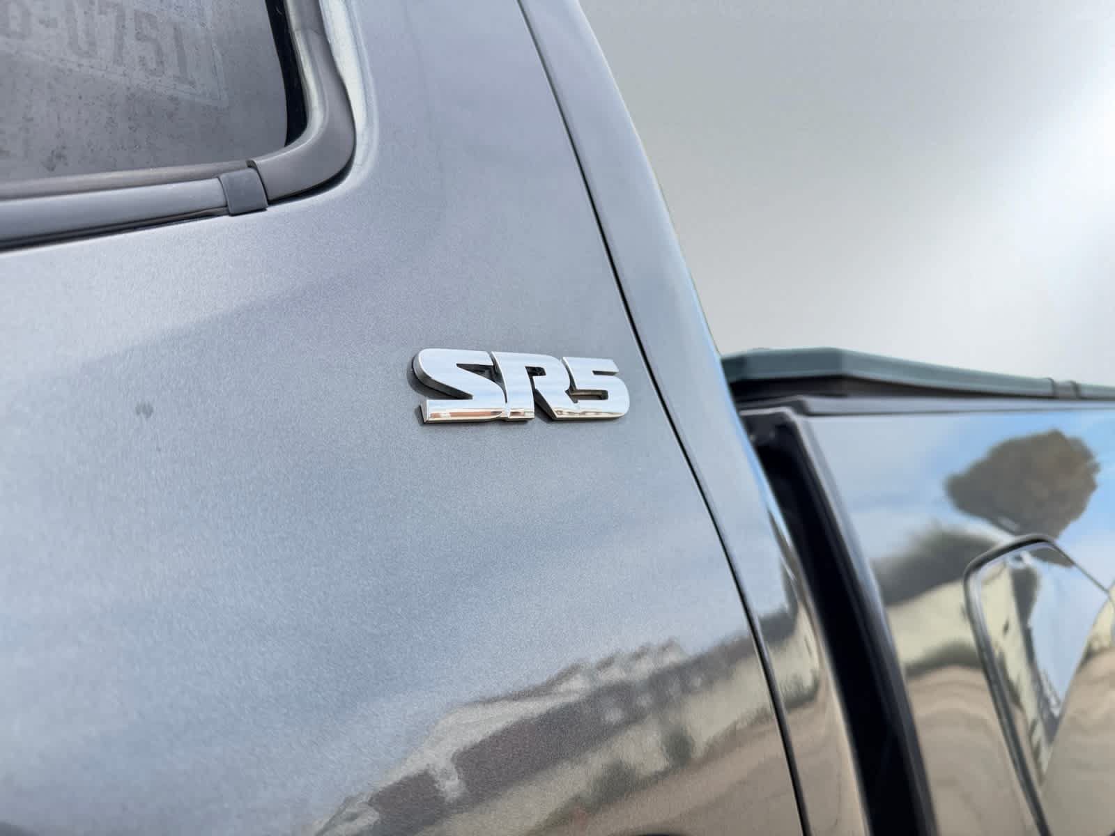 Used 2017 Toyota Tacoma SR5 w/ Tow Package AWD/4WD image 8
