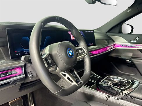 Used 2024 BMW i7 xDrive60 AWD/4WD image 9