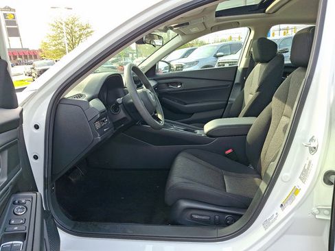 Certified 2023 Honda Accord EX image 13