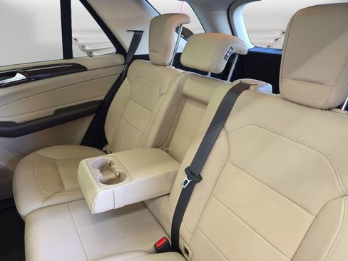 Used 2017 Mercedes-Benz GLE 400 4MATIC image 13