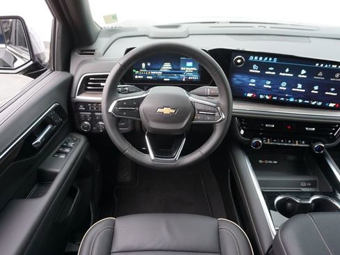 New 2026 Chevrolet Suburban Premier image 11