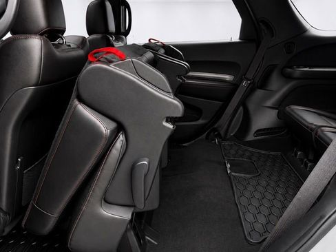 Used 2023 Dodge Durango R/T w/ Tow 'N Go Package AWD/4WD image 27