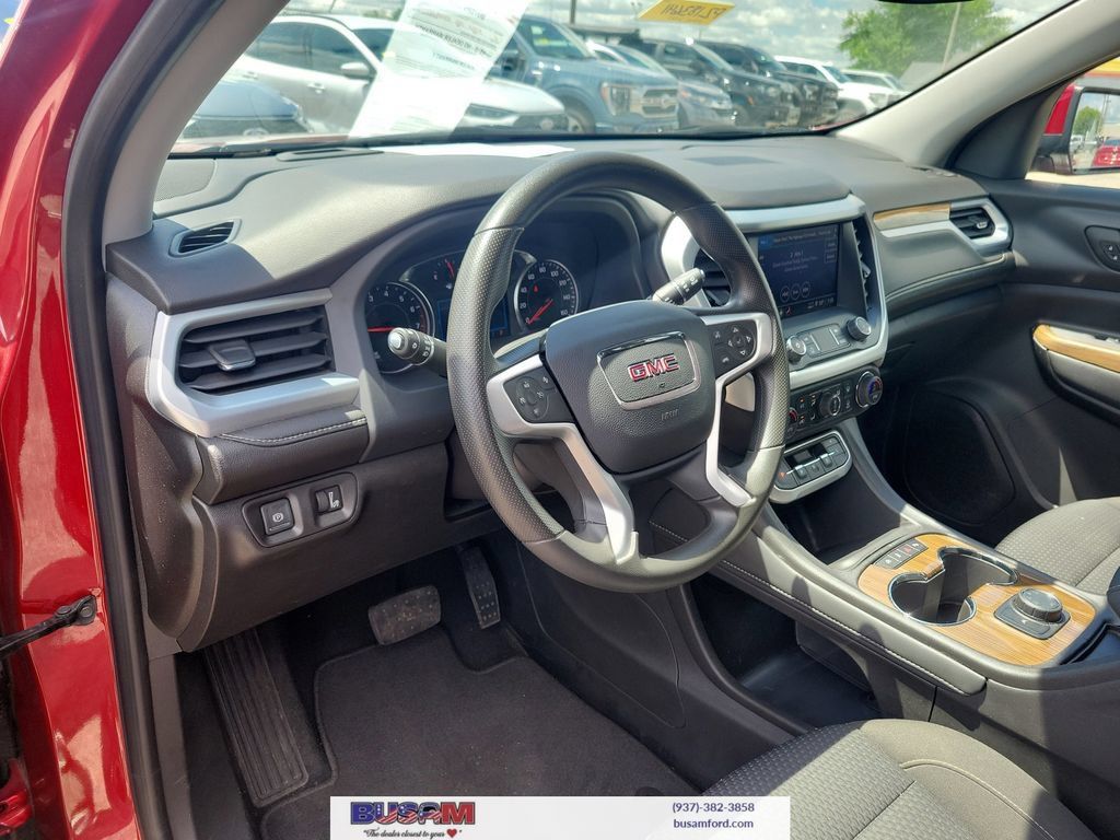 Used 2023 GMC Acadia SLE AWD/4WD image 13