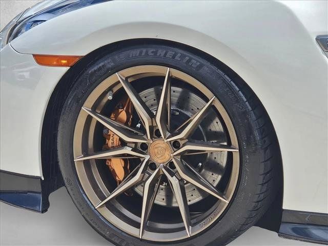 Used 2021 Nissan GT-R Premium AWD/4WD image 10