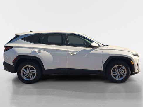 New 2026 Hyundai Tucson SE FWD image 2