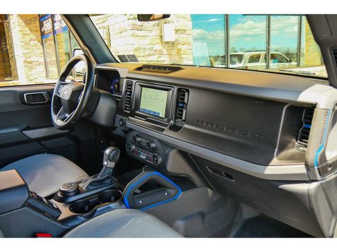 Used 2023 Ford Bronco Black Diamond w/ Sasquatch Package image 13