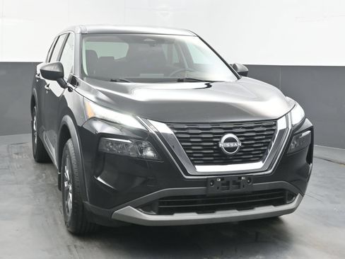 Used 2023 Nissan Rogue S FWD image 2