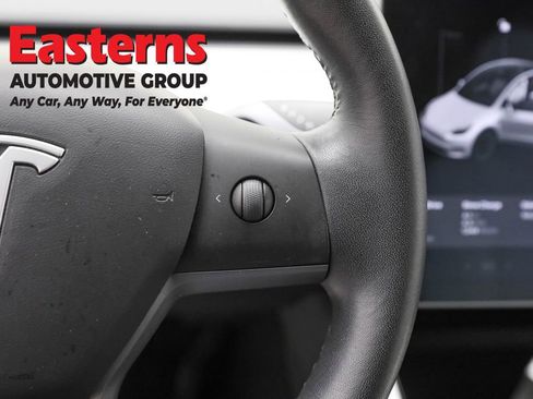 Used 2020 Tesla Model Y Long Range image 16