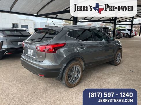 Used 2018 Nissan Rogue Sport SL w/ SL Premium Package image 4