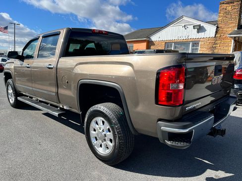 Used 2015 GMC Sierra 2500 SLT w/ Suspension Package, Off-Road image 7