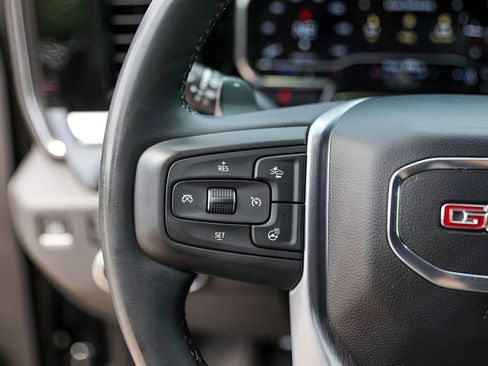 Used 2023 GMC Sierra 1500 SLT AWD/4WD image 17