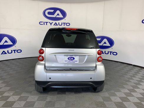 Used 2015 smart fortwo pure RWD image 4