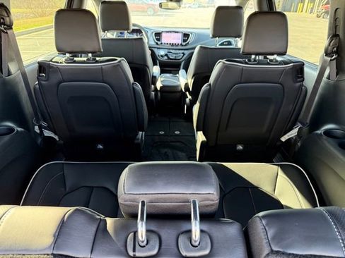 New 2026 Chrysler Pacifica Limited w/ S Appearance Package image 7