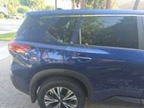 Used 2023 Nissan Rogue SV FWD image 5