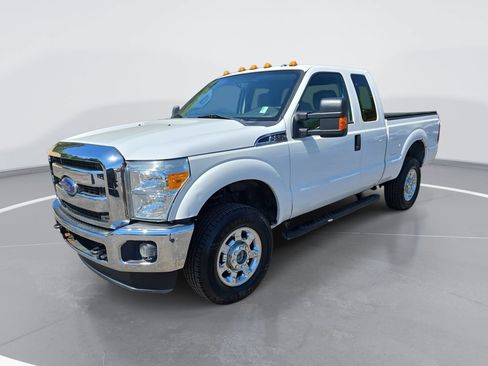 Used 2015 Ford F250 XLT w/ Snow Plow Prep Package AWD/4WD image 9