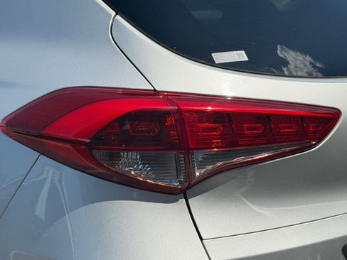 Used 2018 Hyundai Tucson Value AWD/4WD image 42