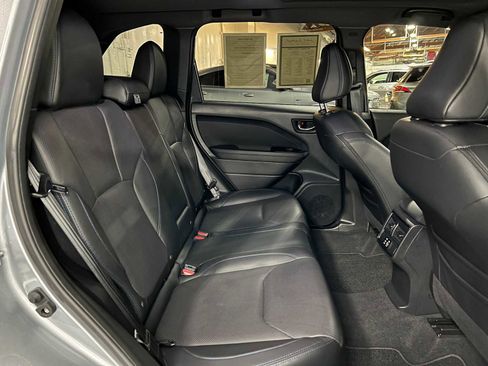 Used 2025 Subaru Forester Limited AWD/4WD image 13