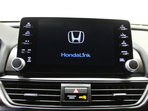 Used 2018 Honda Accord Sport image 13