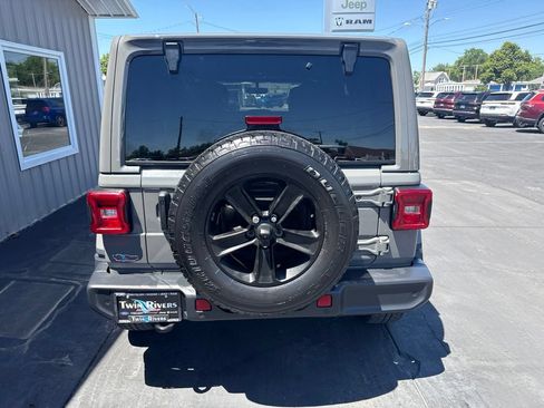 Used 2020 Jeep Wrangler Unlimited Sahara AWD/4WD image 4