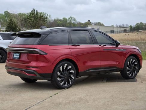 Used 2024 Lincoln Nautilus Reserve w/ Equipment Group 202A image 6