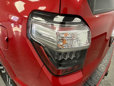 Used 2016 Toyota 4Runner Limited image 13