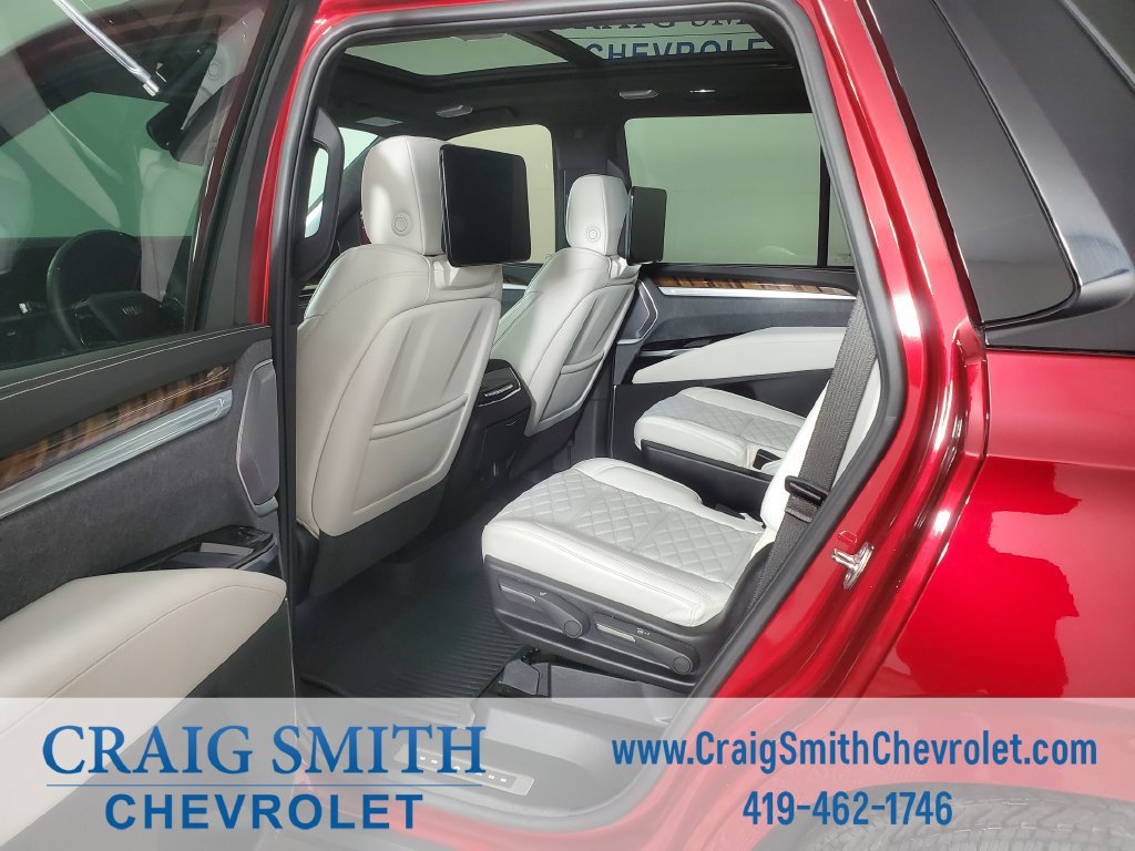 Used 2026 Cadillac Escalade Platinum Sport w/ LPO, ONYX Package AWD/4WD image 11
