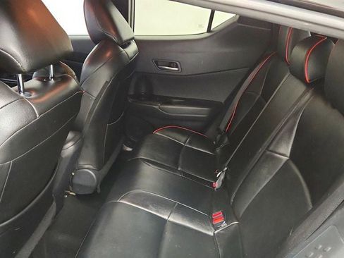 Used 2018 Toyota C-HR XLE FWD image 19