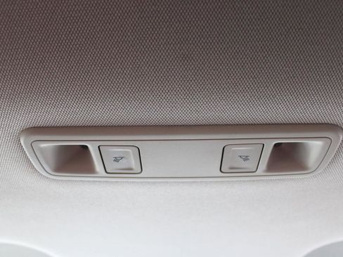 Used 2018 GMC Sierra 1500 SLT w/ SLT Premium Package image 44