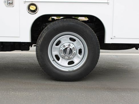 Used 2024 Ford F350 XL w/ XL Chrome Package RWD image 37