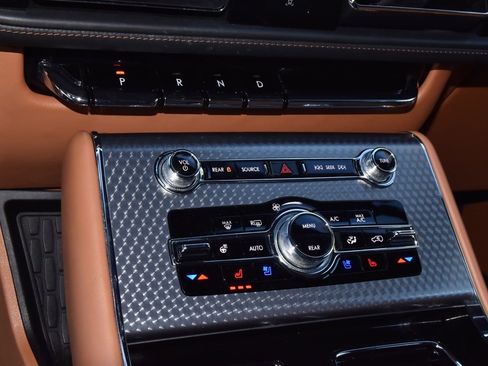 Certified 2022 Lincoln Aviator Black Label w/ Class IV Trailer Tow Package image 33