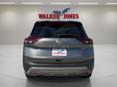 Used 2023 Nissan Rogue SV image 8