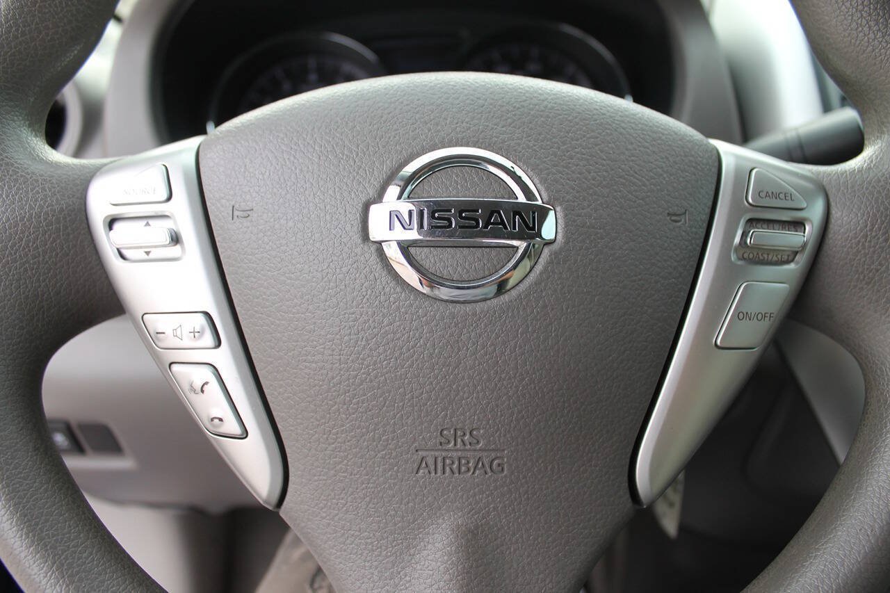 Used 2015 Nissan Versa SV FWD image 31