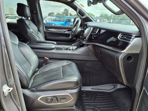 Used 2022 Jeep Wagoneer Series I RWD image 18