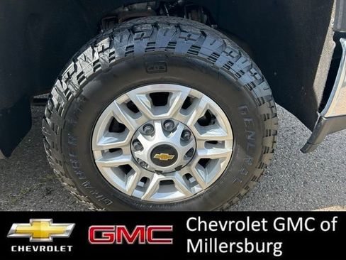Used 2021 Chevrolet Silverado 2500 LT w/ Convenience Package AWD/4WD image 12