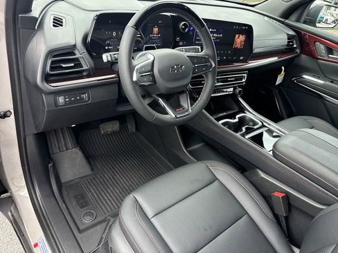 New 2026 Chevrolet Traverse Z71 w/ Enhanced Driving Package image 11