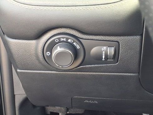 Used 2025 Dodge Durango R/T AWD/4WD image 17