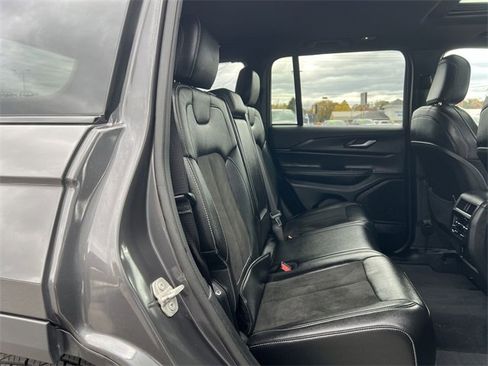 Used 2023 Jeep Grand Cherokee Altitude image 18