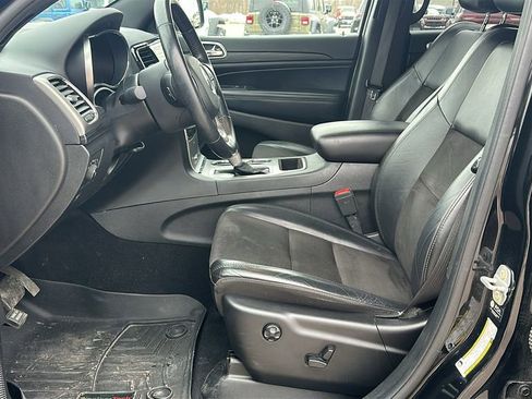 Used 2021 Jeep Grand Cherokee Laredo X image 12