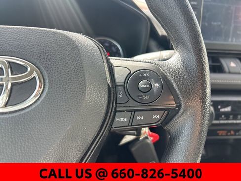 Used 2019 Toyota RAV4 LE w/ Carpet Mat Package image 15