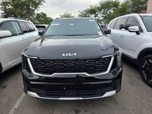 Used 2025 Kia Sorento S FWD image 2
