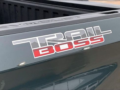 Used 2025 Chevrolet Silverado 1500 LT Trail Boss w/ Convenience Package II AWD/4WD image 18