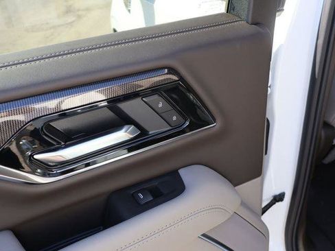 New 2026 GMC Yukon XL Elevation AWD/4WD image 10
