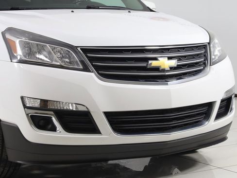 Used 2017 Chevrolet Traverse LT w/ Style and Technology Package image 38