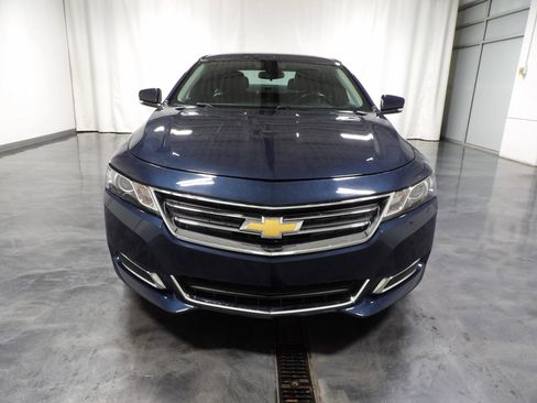 Used 2019 Chevrolet Impala LT FWD image 2