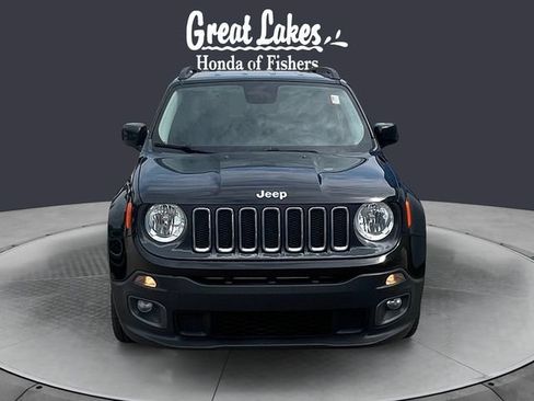 Used 2017 Jeep Renegade Latitude w/ Cold Weather Group FWD image 8
